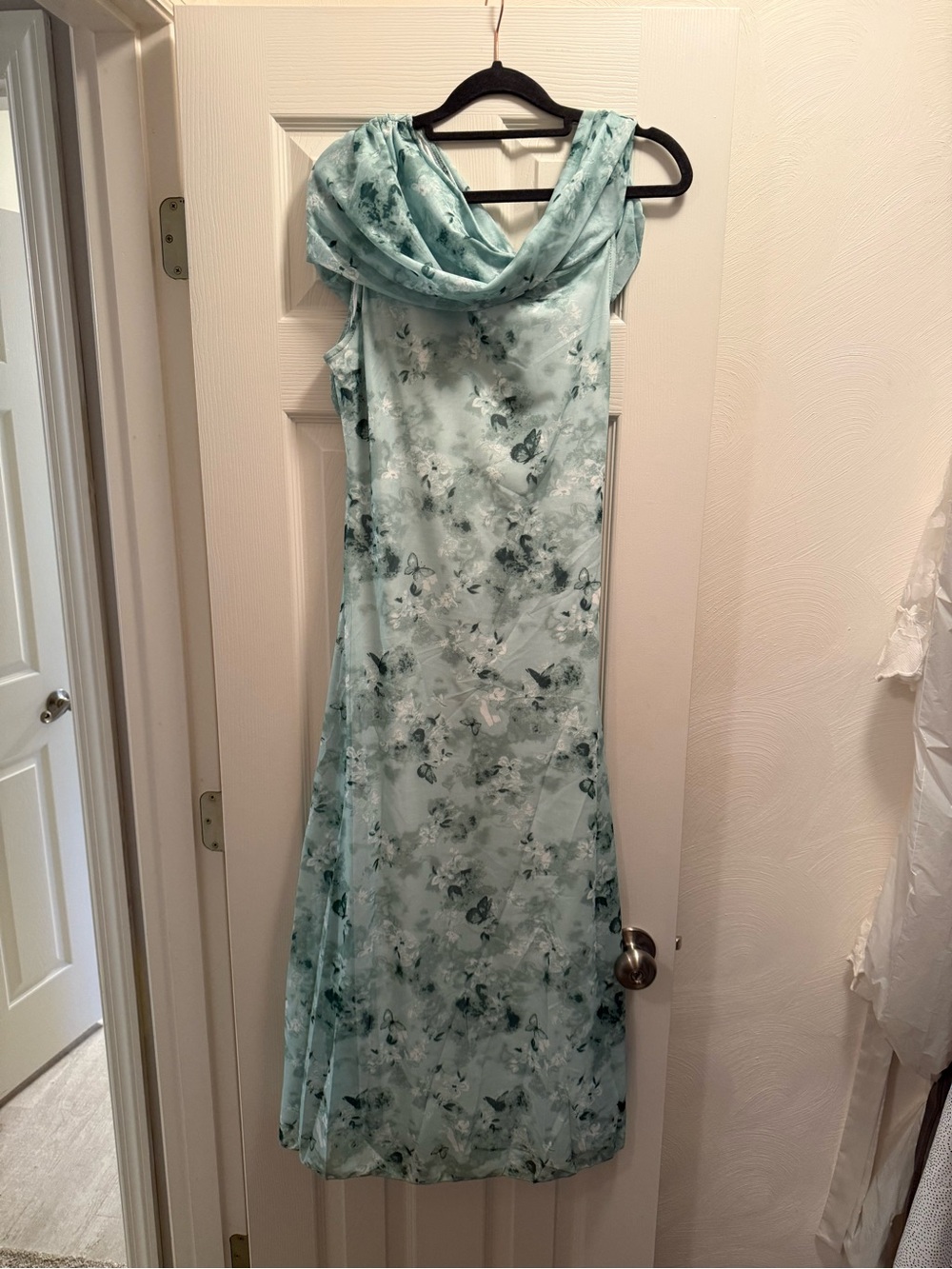 Elegant Mint Green Floral Evening Dress